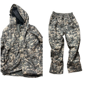 Rugged Sportsman hunting camo jacket and pants size large